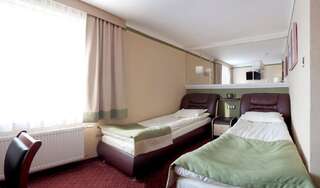 Отель M Hotel Sosnowiec Сосновец Стандартный двухместный номер с 2 отдельными кроватями-7
